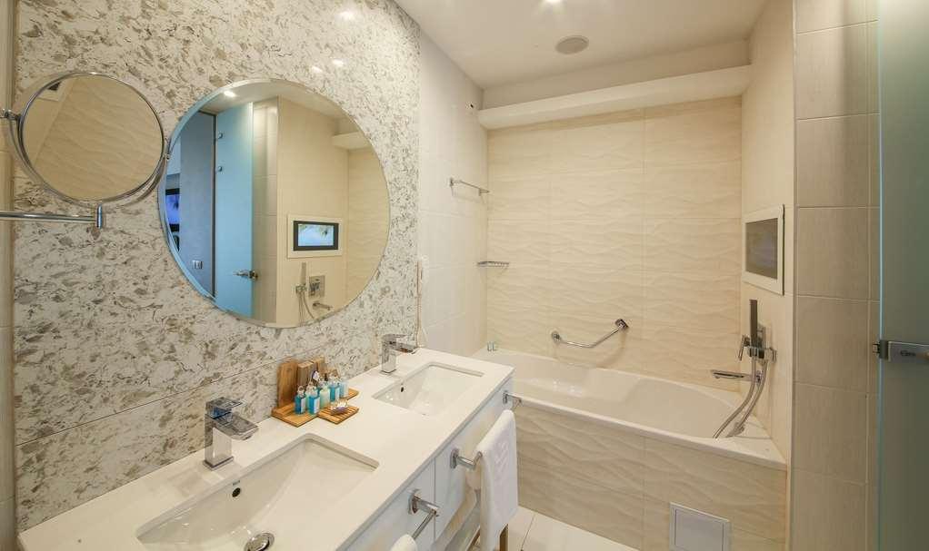 Maritim Hotel Paradise Blue Albena Kamer foto